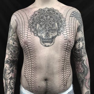 Dotwork Tattoo por Jason Corbett #dotwork #blackwork #geometric #mandala #skull #contemporary #JasonCorbett