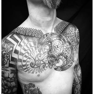 Dotwork Tattoo por Jason Corbett #dotwork #blackwork #bat #geometric #contemporary #JasonCorbett