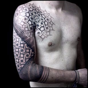 Dotwork Tattoo por Jason Corbett #dotwork #blackwork #geometric #linework #contemporary #JasonCorbett