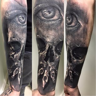 Rad tattoo por Sandry Riffard #SandryRiffard #black grey #realism #realistic #shall #eye