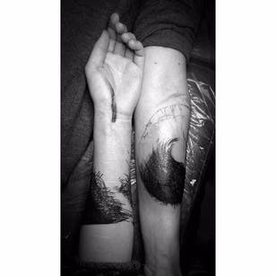 Tatuajes abstractos del brazo de blackwork.  #NastasjaBarashkova #abstract #contemporaryart #blackwork