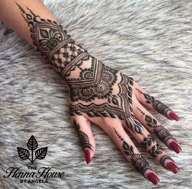 mehandi marroquí