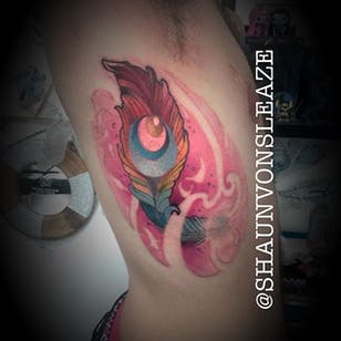 Tatuaje de Phoenix de Shaun Von Sleaze.  #finalfantasy #Phoenix #pluma #videojuego