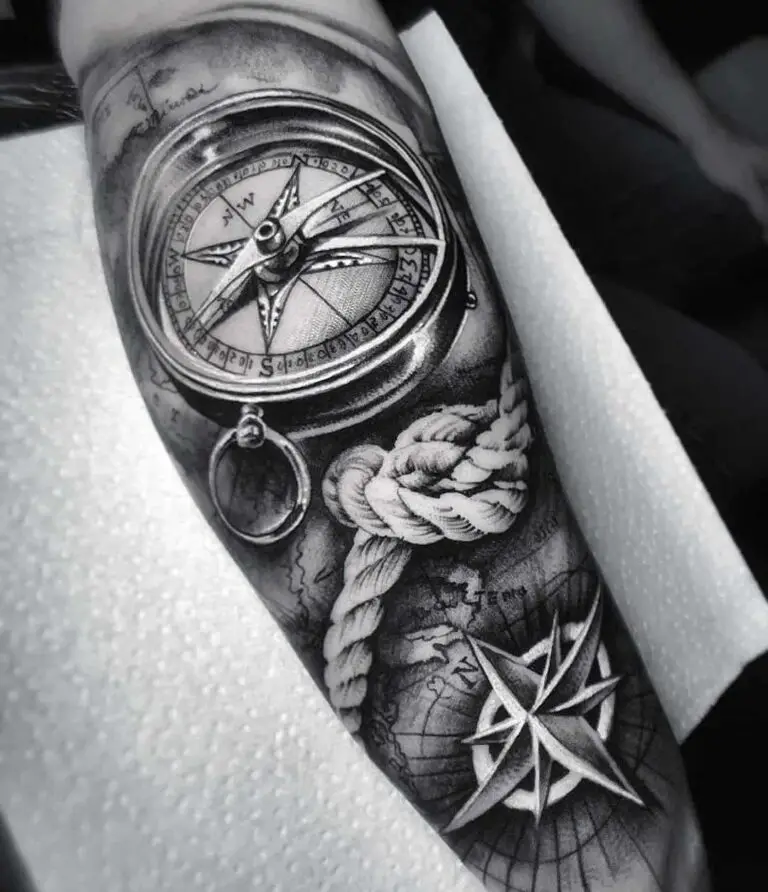 Diseño del tatuaje de la brújula en blanco y negro