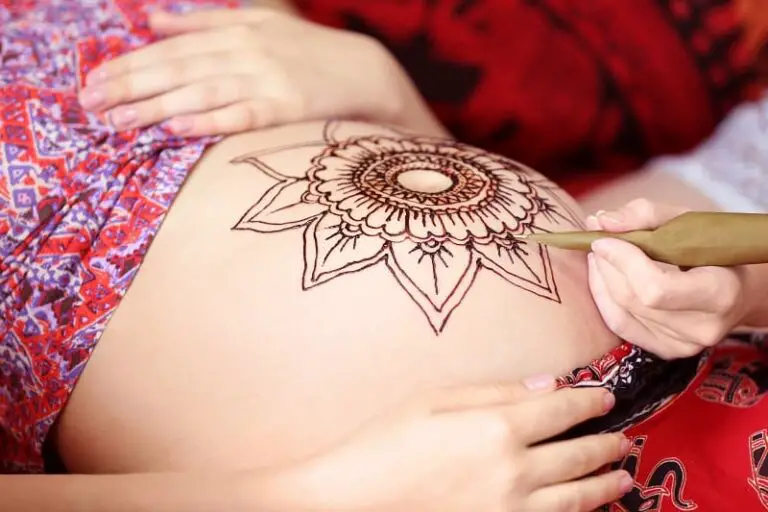 ¿Los tatuajes se estirarán durante el embarazo?