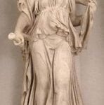 Estatua de la diosa selene