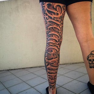 Dream Wild Lettering Tattoo por Sam Taylor @SamTaylorTattoos #SamTaylorTattoos #Southsidecustomlettering #Black #Lettering #LetteringTattoo #Australia #DreamWild
