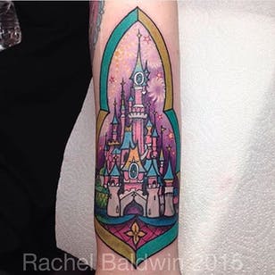 Tatuaje de Disneyland por Rachel Baldwin.  #disney #disneyland #castillo #waltdisney #RachelBaldwin