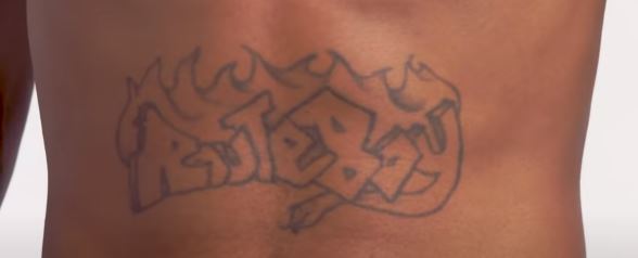 Tatuaje de estómago JID