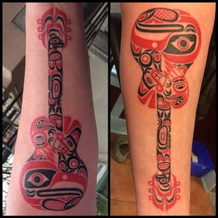 Cool Haida guitar tattoo por Deano Robertson #Haida #DeanoRobertson #guitar #animals #haidatattoo