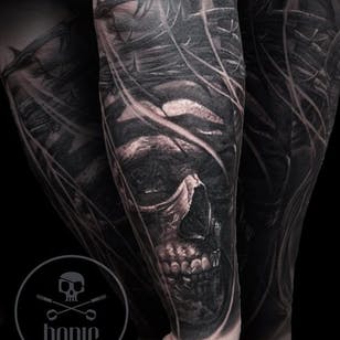 Tatuaje de calavera negra y gris #Boris #realistic #black gray #head