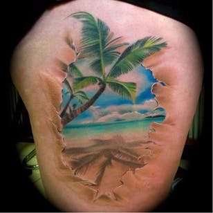 Tatuaje de grietas en la piel de Susannah Griggs # desert island #SusannahGriggs #strand #realistic