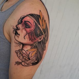 Tatuaje de mujer guerrera por Matt Tischler #neotraditional #newtraditional #modern #MattTischler #warrior #woman