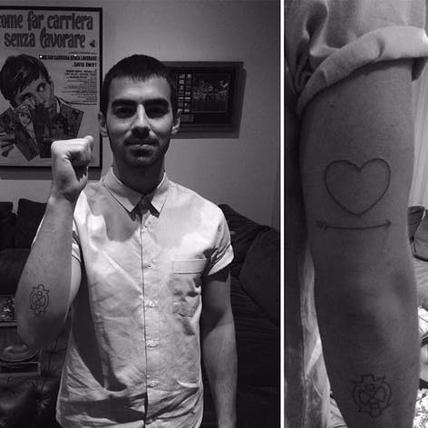 En la foto, Joe Jonas |  Instagram #Disney #celebrity #tattooedcelebrity #tattooedcelebrities