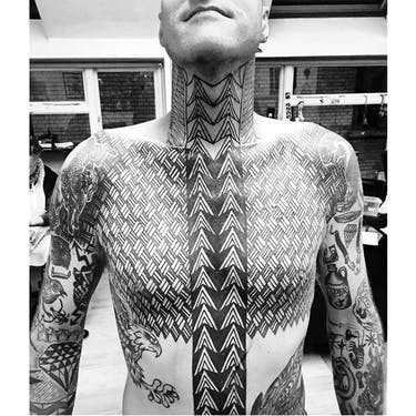 Tatuajes de patrones llamativos de Matt Black