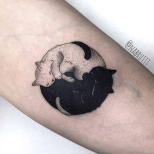 Tatuaje yin yang de nabruttt #nabruttt #YinYangtattoos #YinYang #chino #symbol