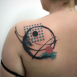 Tatuaje Yin yang de Luca Braidotti #LucaBraidotti #YinYangtattoos #YinYang #Chino #symbol