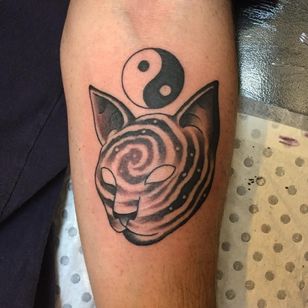 Tatuaje Yin yang de Joel Melrose #JoelMelrose #YinYangtattoos #YinYang #Chino #symbol