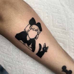 Tatuaje de Miss Vampira alias Mary Minahan #MissVampira #MaryMinahan #KiKisDeliveryService #Kiki #JiJi #anime #manga #cat #studioghibli #blackwork