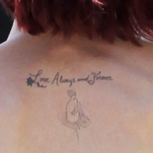 Lily Collins - Amo a la dama del tatuaje siempre y para siempre