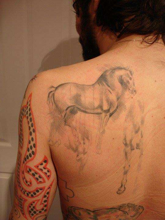 Simon Neil - Tatuaje del caballo Da Vinci