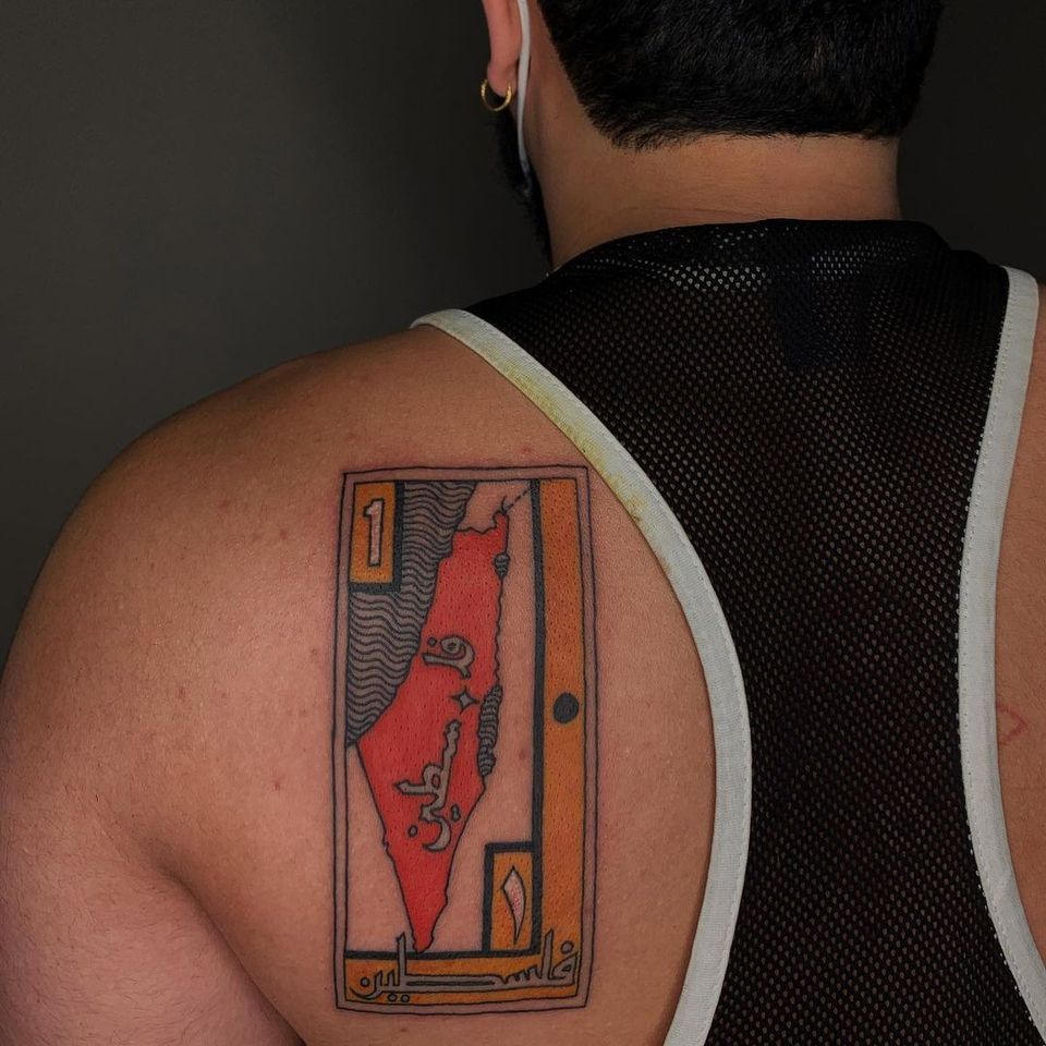 Tatuaje de Sema Dayoub #semadayoub #nassimdayoub #traditionaltattoo #qttr #queertattooer 