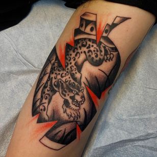 Tattoo by Sema Dayoub #semadayoub #nassimdayoub #traditional tattoo #qttr #queertattooer #leopard #vase #junglecat #cat