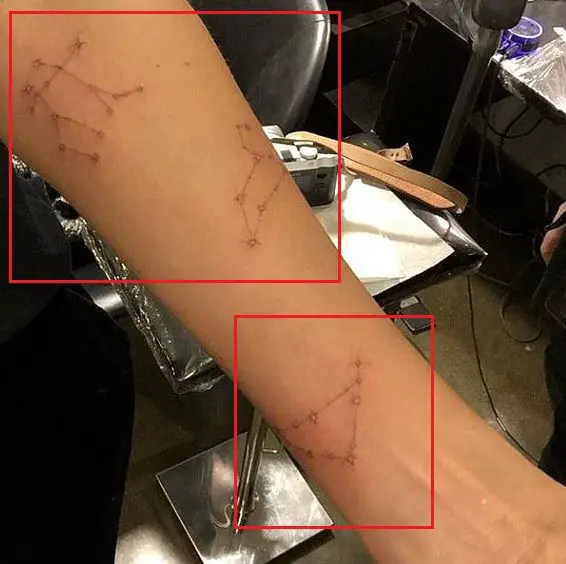 Tatuaje de la constelación de Jessica Alba