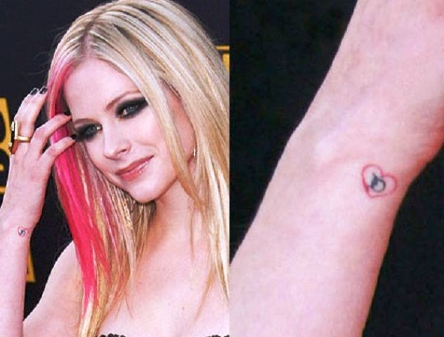 Tatuaje del corazón de Avril Lavigne