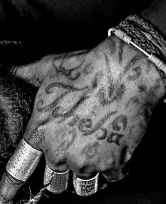 Tatuaje de la mano izquierda de Djibril