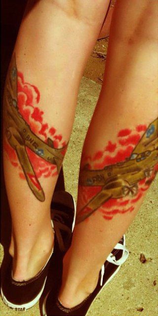 Carah Faye Charnow Pantorrilla Tatuaje