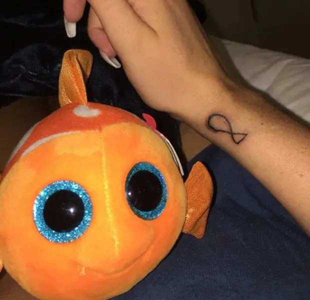 Tatuaje de pez Charlotte Crosby