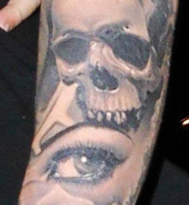 Tatuaje de calavera y ojo de Liam Payne