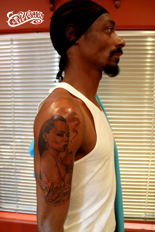Retrato de esposa tatuada Snoop Dogg