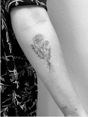 sasha pieterse tatuaje floral