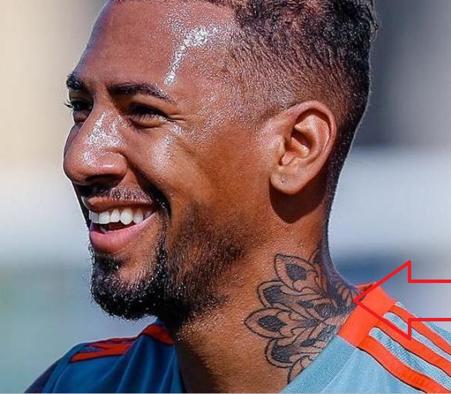 Tatuaje de mandala en el cuello de Jerome Boateng