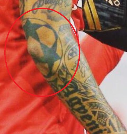 Jerome Loket tatuaje de fútbol
