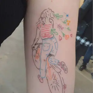 Tatuaje ilustrativo de Katie Mcpayne #KatieMcpayne #illustrative #linework #queertattooer #vegantattoo #colortattoo #fineline #bike #bike #flower #flowered #heart