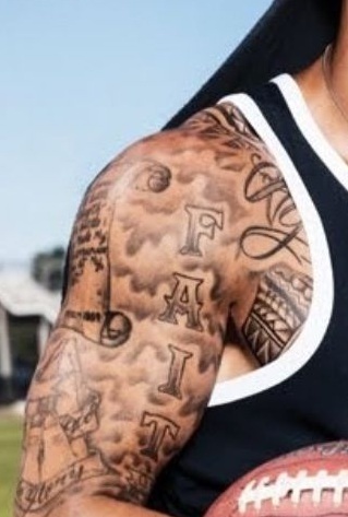 Tatuaje de Colin Kaepernick FE
