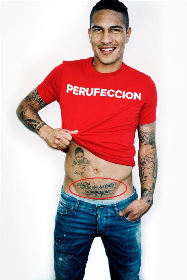 Tatuaje de Paolo Guerrero en abdomen bajo