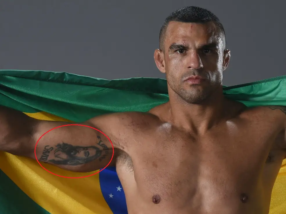 Tatuaje de bíceps real de Vitor Belfort