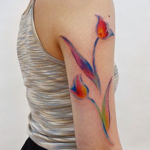 Oil Pastel Tattoo por Gong Greem #GongGreem #oilpastel #painterly #watercolor #color #floral #flower #nature #plant #tulip