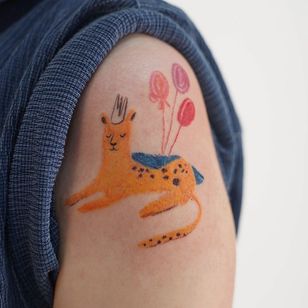 Tatuaje de pastel al óleo de Gong Greem #GongGreem #oilpastel #painterly #watercolor #color #plant #cat #kitty #leopard #balloons #crown