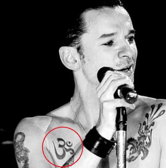 Tatuaje con el símbolo de David Gahan