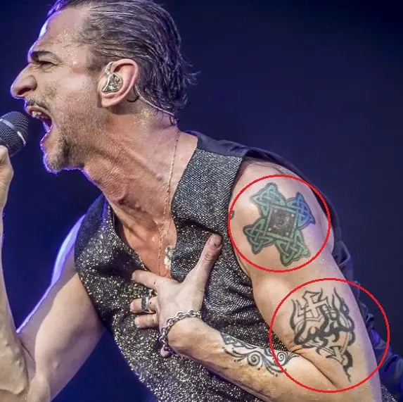 Tatuaje de David Gahan sobre el corazón