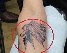Tatuaje de pájaro David Gahan