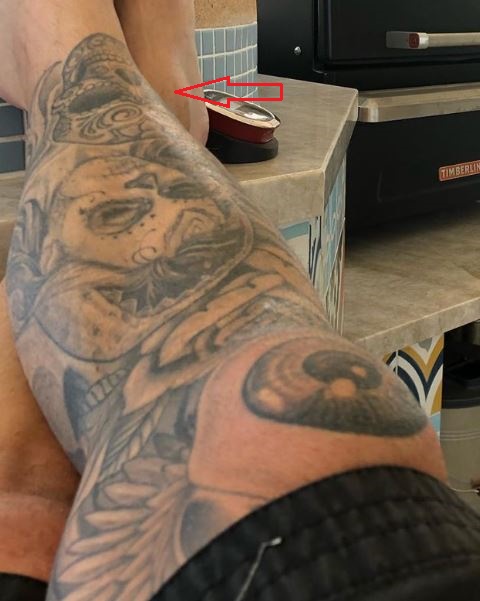 Tatuaje de calavera de Carey Hart