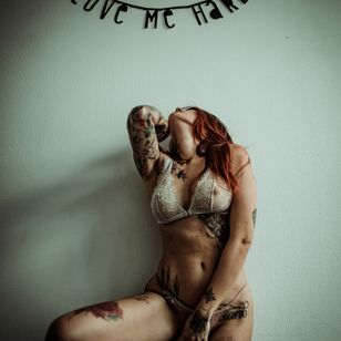 Fotografía de Sud aka Shot by Sud - Modelo: Roxanne Rosa #Sud #ShotbySud #tattoophotography #tattoomodel #tattooart