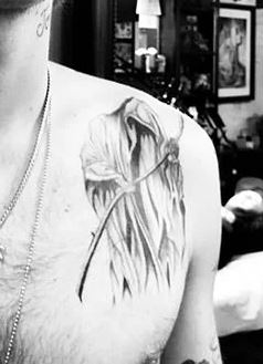 El tatuaje de Presley en su pecho