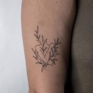 Self love tattoo por annarehtattoo #annarehtattoo #aunetattoo #selflove #love #selfcare #kram #plante #blade #natur #illustrative